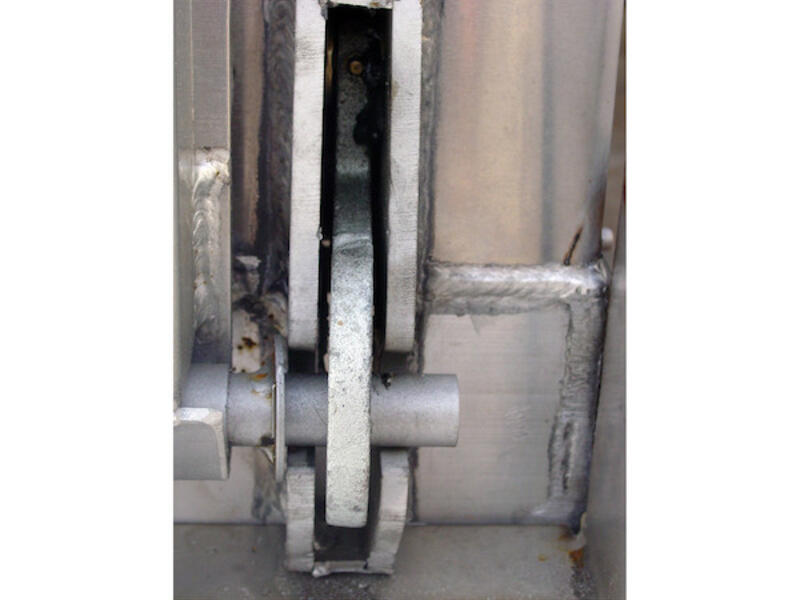 2.5" Dump Hinge for 1" Diameter Post BTL020B2 | Buyers Products | American Tarping Install